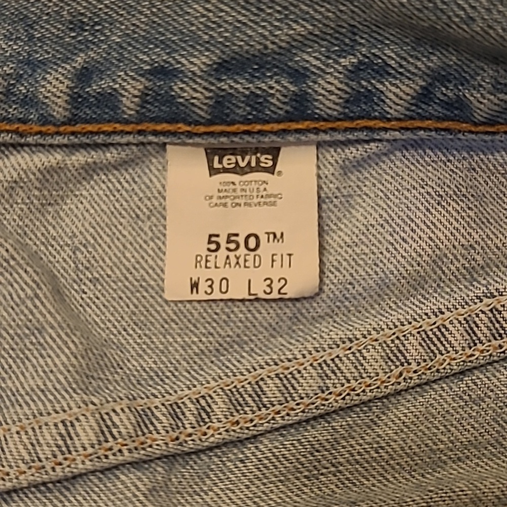 Vintage Levi's 550 Relaxed Fit Light Blue Jeans - Picture 4 of 9